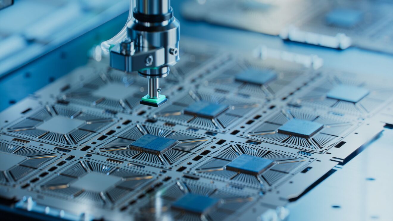 Close-up,Of,Silicon,Die,Are,Being,Extracted,From,Semiconductor,Wafer