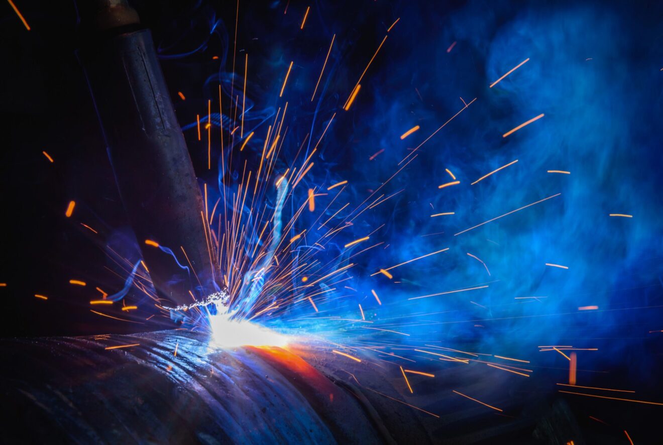 Welding,Steel,Structures,And,Bright,Sparks,In,Steel,Construction,Industry.